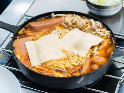 野營簡易韓式部隊鍋 :香辣過癮零技巧露營鍋物