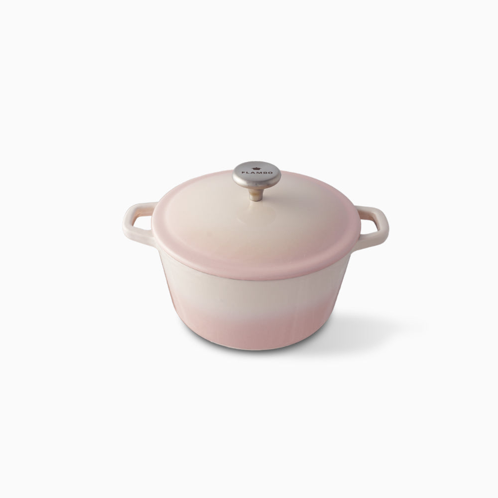 茱萸粉 - 『Mini 圓鍋的茱萸粉色版本，展示其溫暖而浪漫的色調，為您的廚房增添一份柔和的女性魅力。』