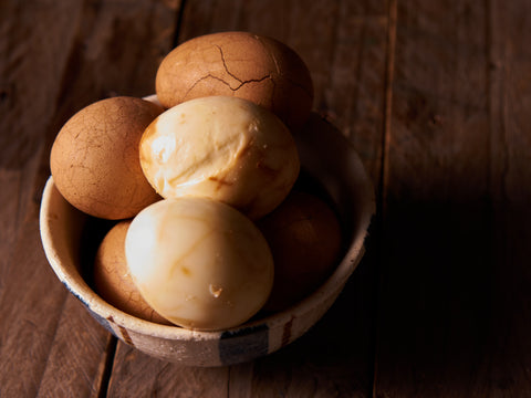 黑糖鑄鐵鍋茶葉蛋 (食譜影片) | Chinese Tea Eggs with Brown Sugar