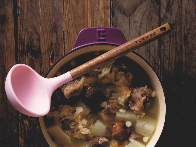 雪耳木瓜排骨煲湯：簡單易學養生湯食譜
