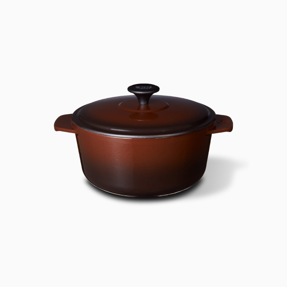 唐茶棕 - 『呈現Alki 鑄鐵鍋的唐茶棕色，一種溫暖而古典的色調，增添廚房的溫馨氛圍。』